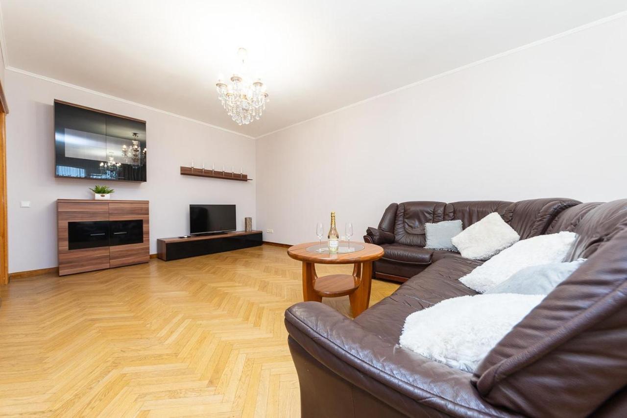 Spacious Apartments In The Center Of Obolon 2 Bedrooms Kiev Extérieur photo