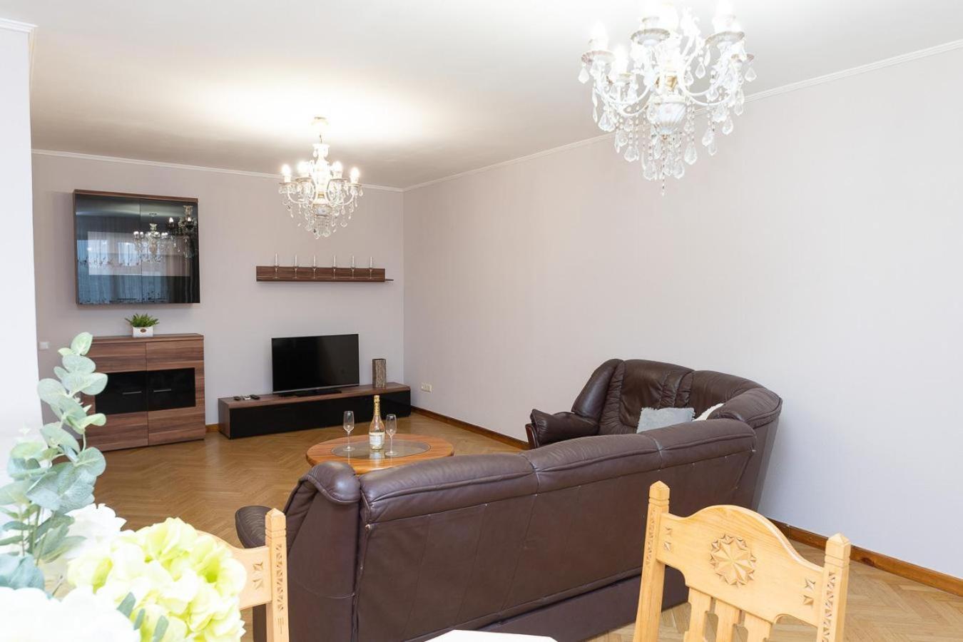 Spacious Apartments In The Center Of Obolon 2 Bedrooms Kiev Extérieur photo