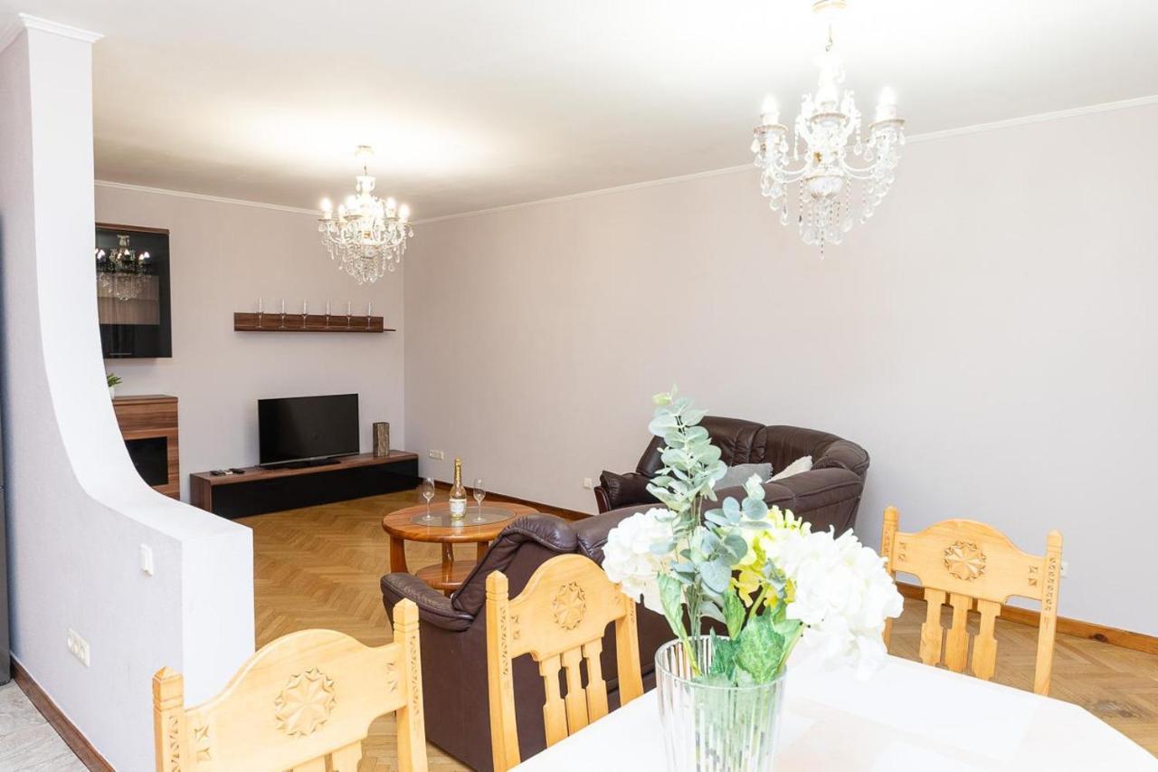 Spacious Apartments In The Center Of Obolon 2 Bedrooms Kiev Extérieur photo