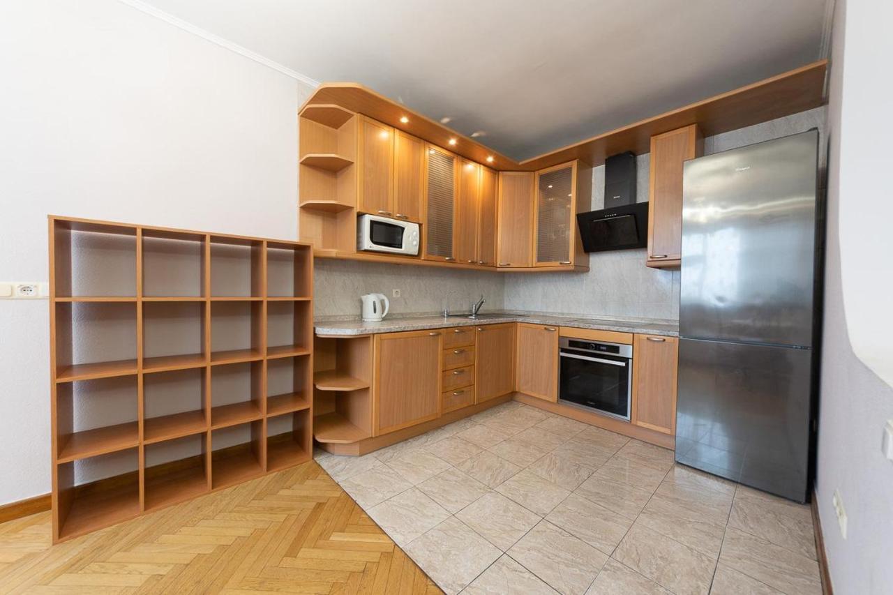 Spacious Apartments In The Center Of Obolon 2 Bedrooms Kiev Extérieur photo