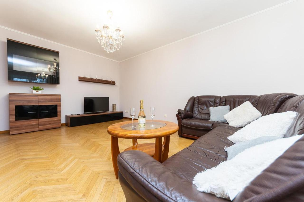 Spacious Apartments In The Center Of Obolon 2 Bedrooms Kiev Extérieur photo