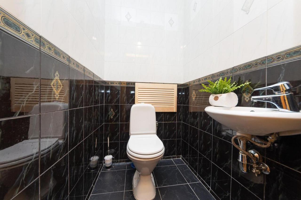 Spacious Apartments In The Center Of Obolon 2 Bedrooms Kiev Extérieur photo
